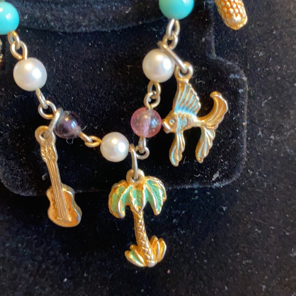 VTG 60’s gold tone Hawaii souvenir charm bracelet - Picture 3 of 7